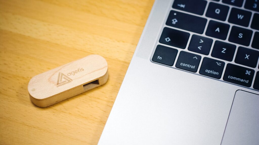 inCharge X – The 100W Swiss Army Knife of Cables
